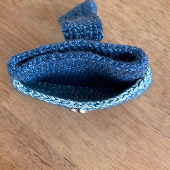Crochet Card Wallet 🧶 - Picture 4 of 5